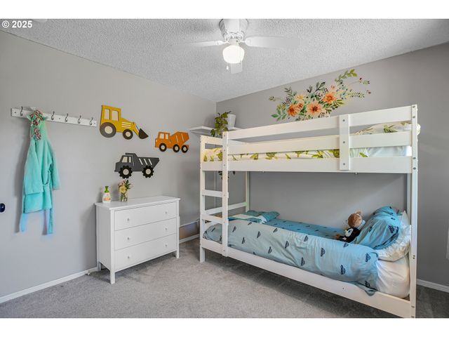 3712 E MADRONA Dr, Newberg, OR 97132