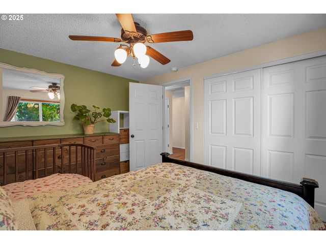 3712 E MADRONA Dr, Newberg, OR 97132