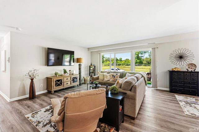1077 Greenleaf Boulevard, Elkhart, IN 46514