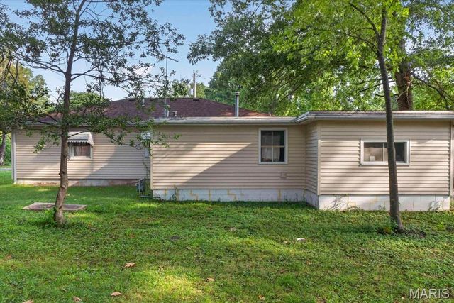 200 Ross Lane, Belleville, IL 62220