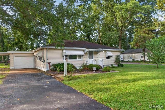 200 Ross Lane, Belleville, IL 62220