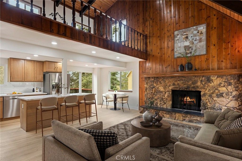 Image 1 of property listing at 1076 Grass Valley Road, Lake Arrowhead, CA 92352