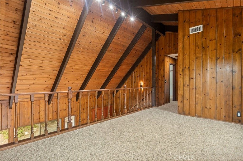 Image 30 of property listing at 1076 Grass Valley Road, Lake Arrowhead, CA 92352