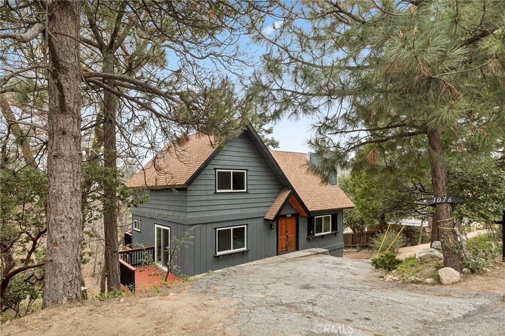 Image 4 of property listing at 1076 Grass Valley Road, Lake Arrowhead, CA 92352