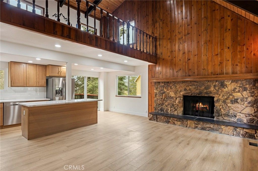 Image 5 of property listing at 1076 Grass Valley Road, Lake Arrowhead, CA 92352