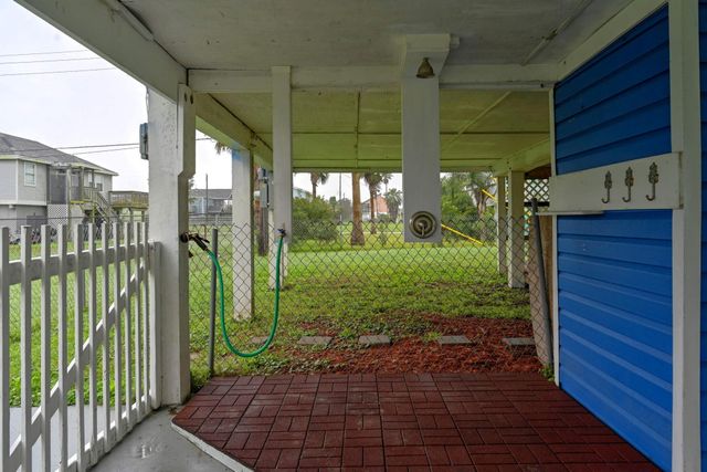 4102 Surf Drive, Galveston, TX 77554