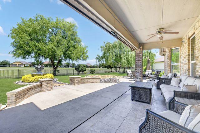 8701 Freeport Drive, Denton, TX 76207