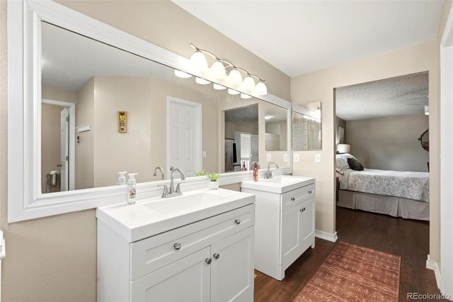 5512 S Ward Way, Littleton, CO 80127