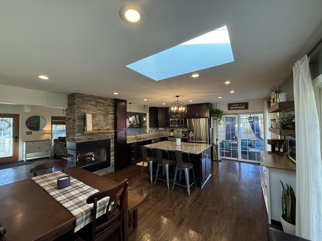 5400 S 22nd PLACE, Milwaukee, WI 53221