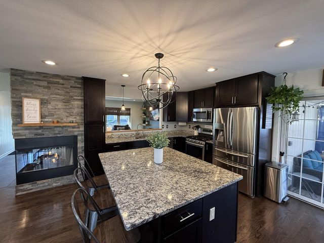 5400 S 22nd PLACE, Milwaukee, WI 53221