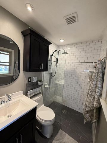 5400 S 22nd PLACE, Milwaukee, WI 53221