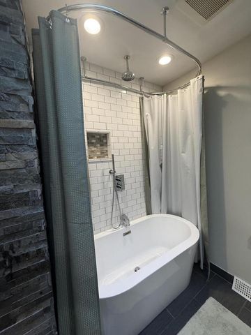 5400 S 22nd PLACE, Milwaukee, WI 53221