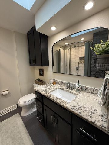 5400 S 22nd PLACE, Milwaukee, WI 53221