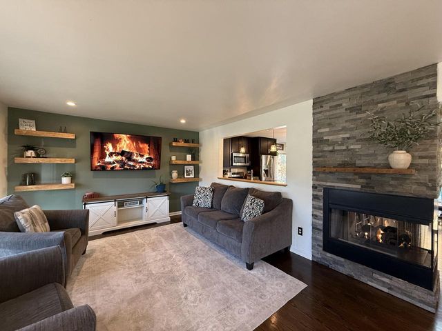 5400 S 22nd PLACE, Milwaukee, WI 53221