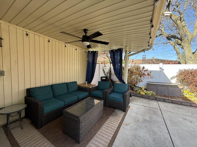 5400 S 22nd PLACE, Milwaukee, WI 53221