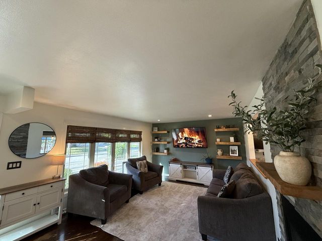 5400 S 22nd PLACE, Milwaukee, WI 53221