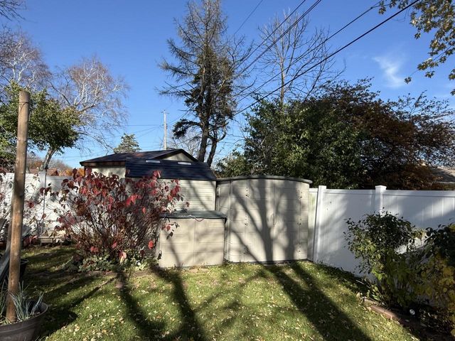 5400 S 22nd PLACE, Milwaukee, WI 53221