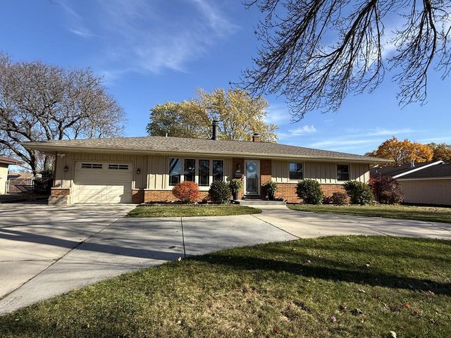 5400 S 22nd PLACE, Milwaukee, WI 53221