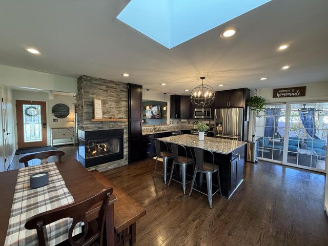 5400 S 22nd PLACE, Milwaukee, WI 53221