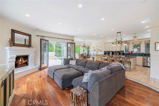 880 11th, Manhattan Beach, CA 90266