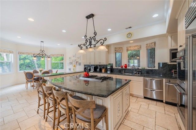 880 11th, Manhattan Beach, CA 90266