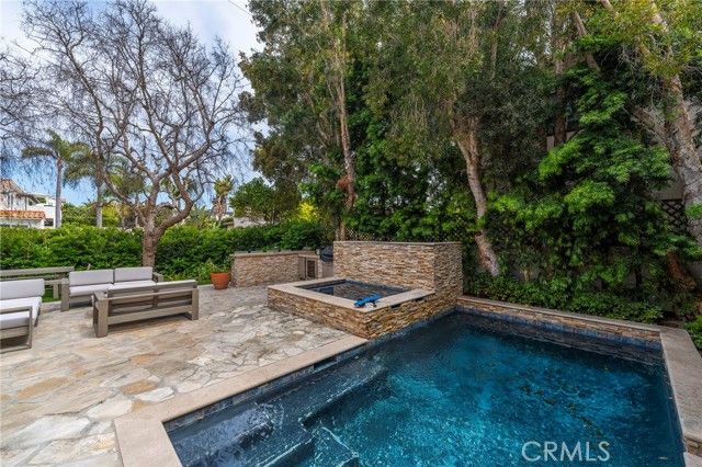 880 11th, Manhattan Beach, CA 90266