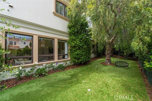 880 11th, Manhattan Beach, CA 90266