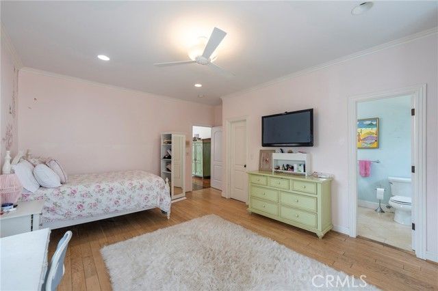 880 11th, Manhattan Beach, CA 90266