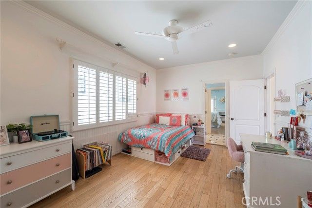 880 11th, Manhattan Beach, CA 90266