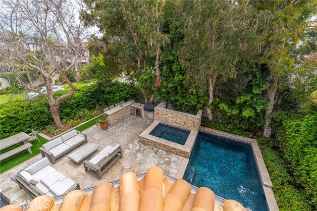 880 11th, Manhattan Beach, CA 90266