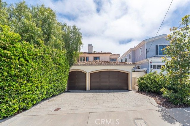 880 11th, Manhattan Beach, CA 90266