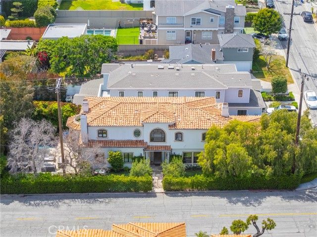 880 11th, Manhattan Beach, CA 90266