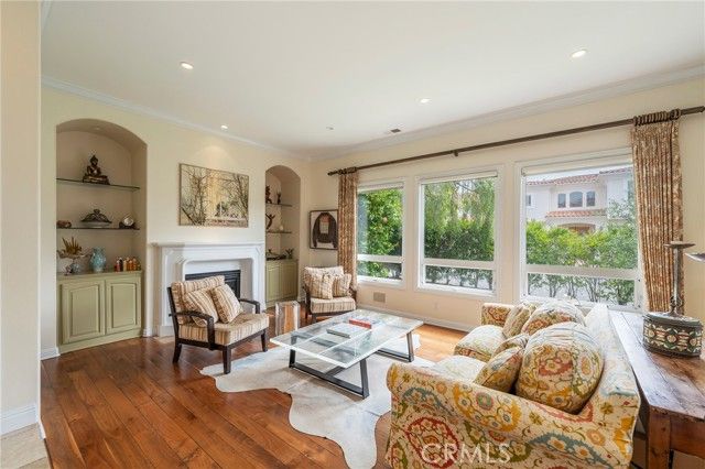 880 11th, Manhattan Beach, CA 90266