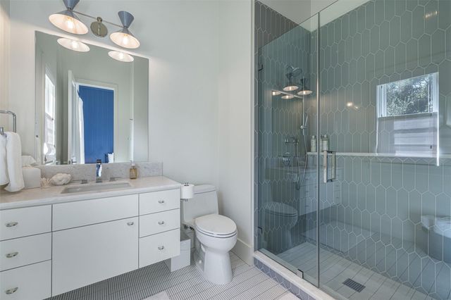 830 S Weyand Road, Round Top, TX 78954