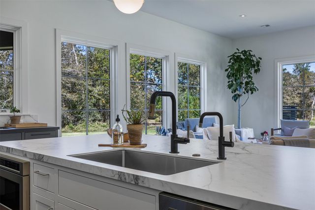 830 S Weyand Road, Round Top, TX 78954