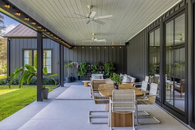 830 S Weyand Road, Round Top, TX 78954