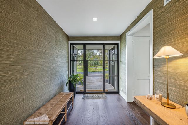 830 S Weyand Road, Round Top, TX 78954