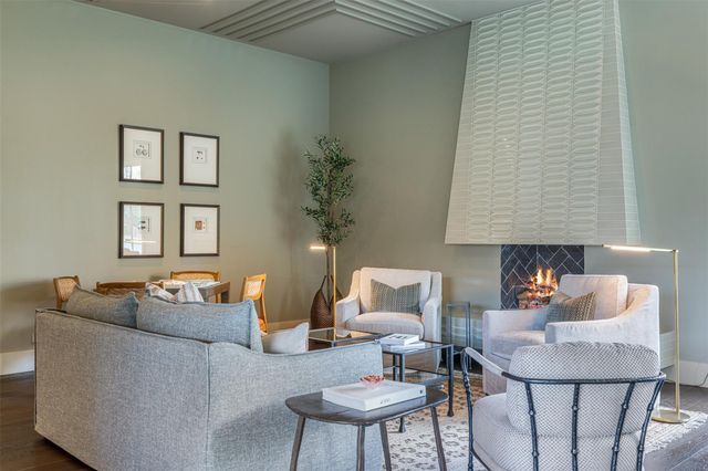 830 S Weyand Road, Round Top, TX 78954