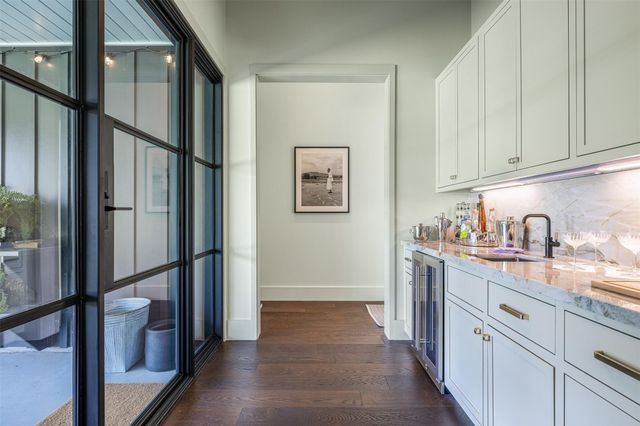 830 S Weyand Road, Round Top, TX 78954