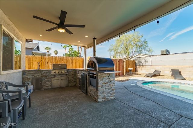 5551 Corral Circle, Las Vegas, NV 89119