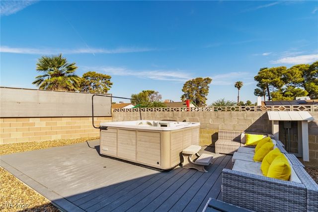 5551 Corral Circle, Las Vegas, NV 89119