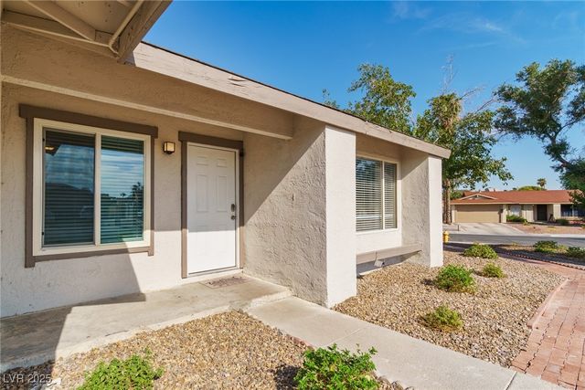 5551 Corral Circle, Las Vegas, NV 89119