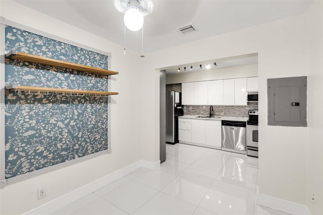 5655 NE 5th Ter 0, Oakland Park, FL 33334