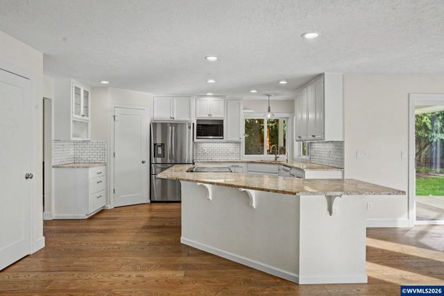 742 E Main St, Sublimity, OR 97385