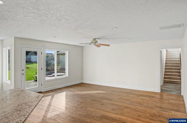 742 E Main St, Sublimity, OR 97385