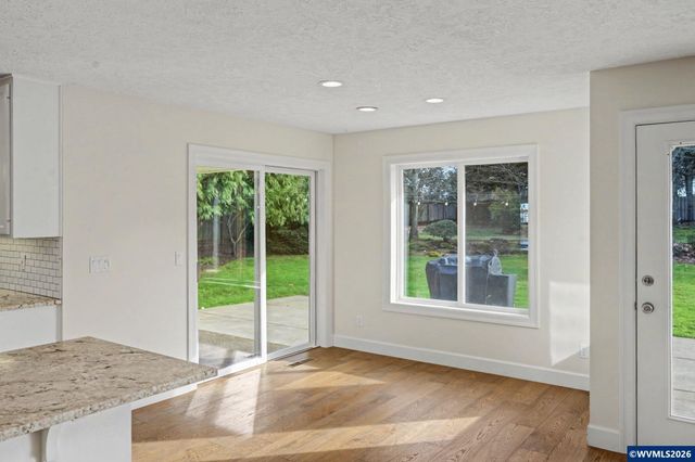 742 E Main St, Sublimity, OR 97385