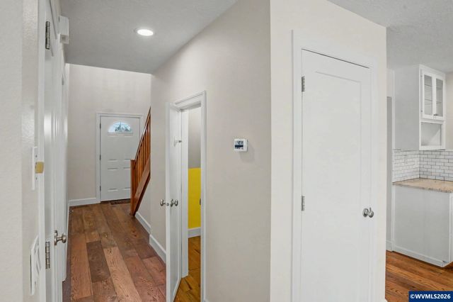 742 E Main St, Sublimity, OR 97385