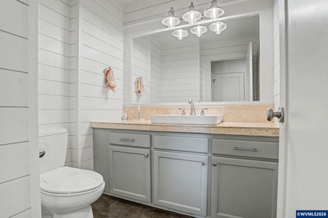 742 E Main St, Sublimity, OR 97385