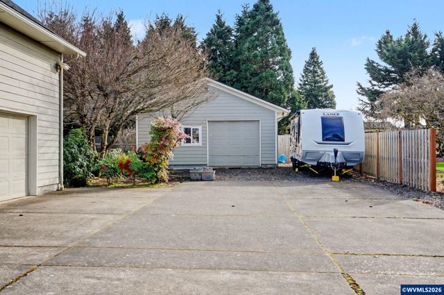 742 E Main St, Sublimity, OR 97385