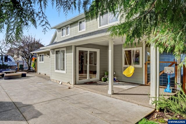 742 E Main St, Sublimity, OR 97385